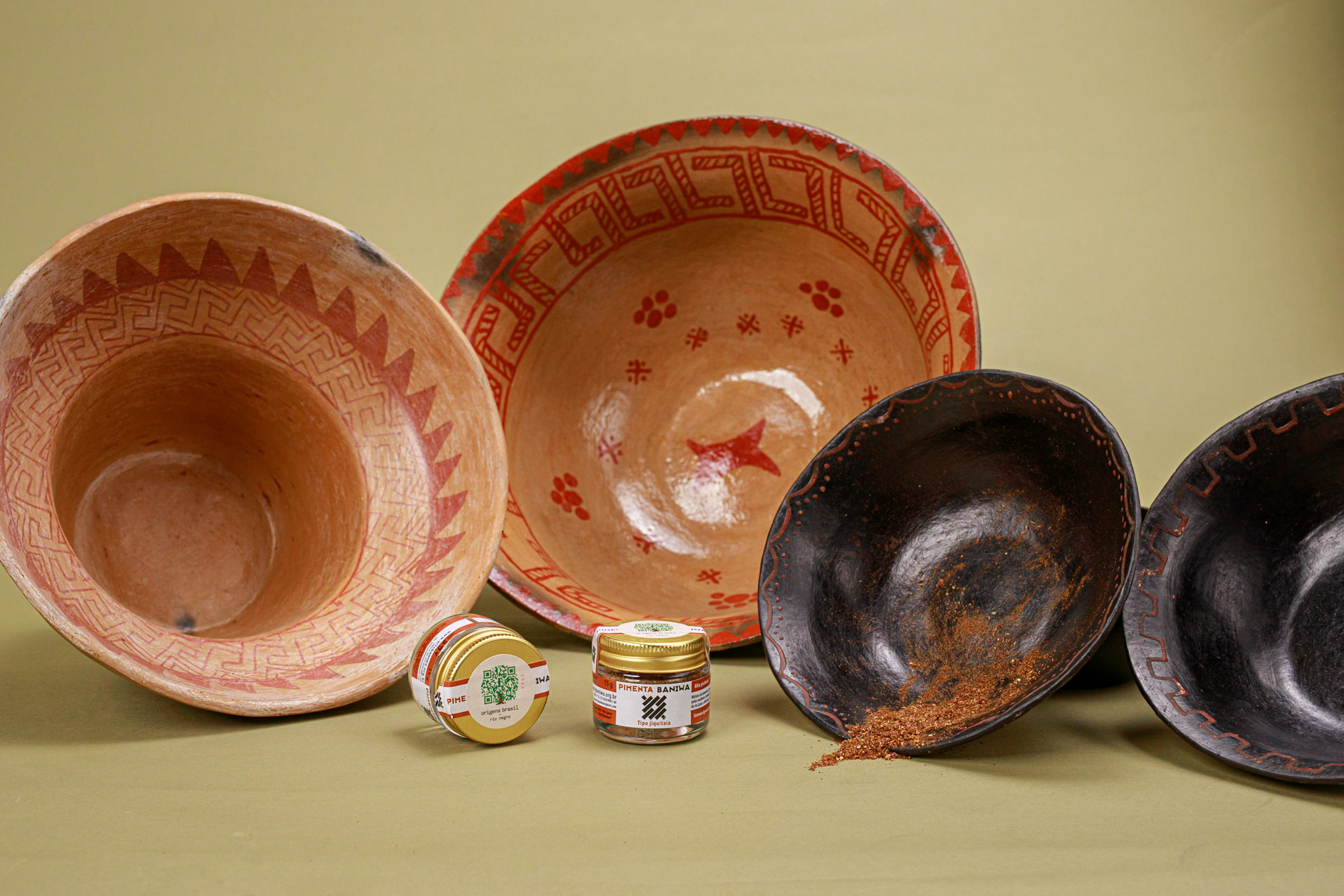 Cerâmicas Baniwa (esq), Pimenta Baniwa e cerâmicas Tukano são patrimônio imaterial cultural do Brasil. Foto: Jean Yoshi/Tucum Brasil