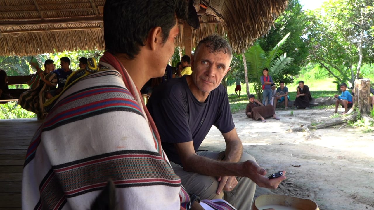 Dom Phillips em visita a uma aldeia no Acre I Crédito: Cedida por Wewito Ashaninka