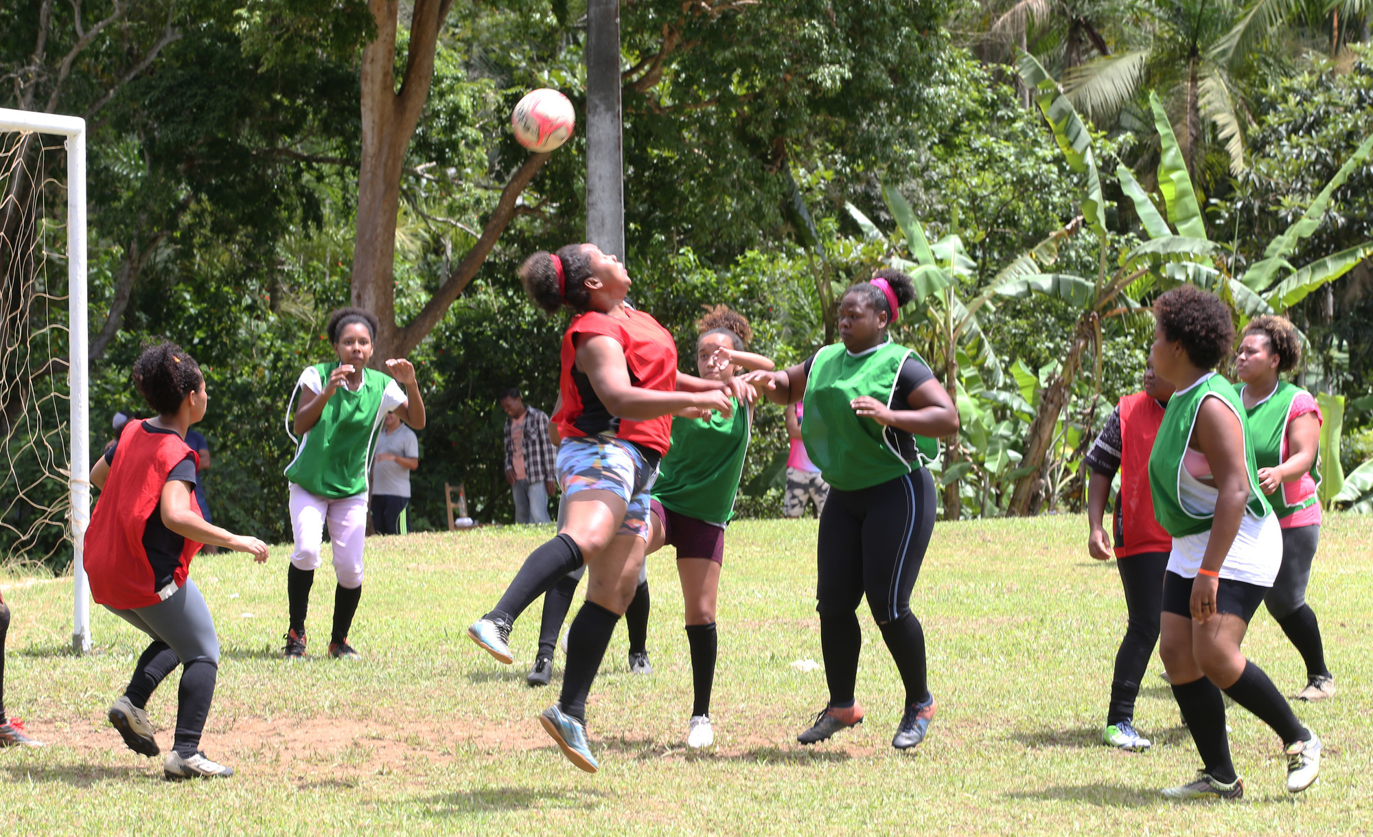 Treino da equipe feminina de futebol do Quilombo São Pedro, preparativo para jogo amistoso|JFDiorio/ISA 