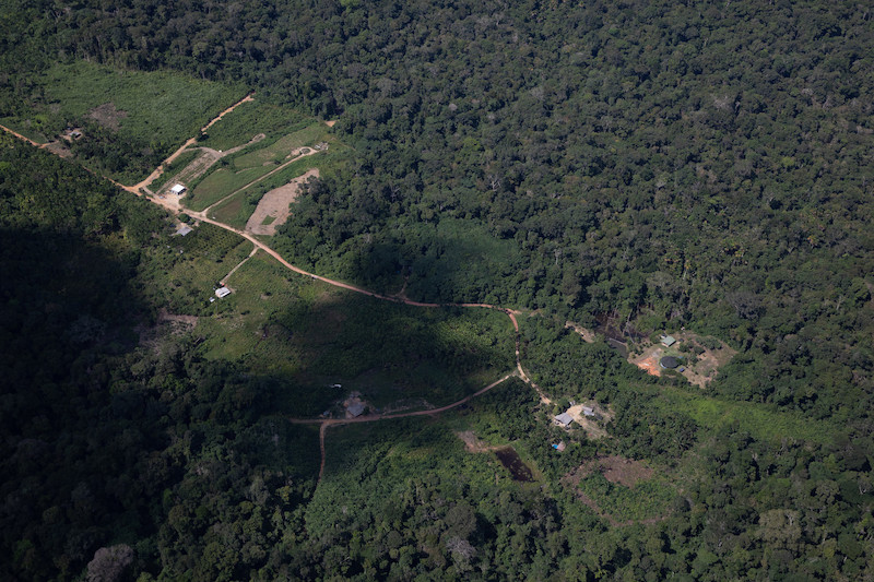 Portaria que protege o território venceu novamente. Enquanto isso, madeireiros e grileiros avançam rumo ao interior da terra indígena. Foto: Bruno Kelly/ISA