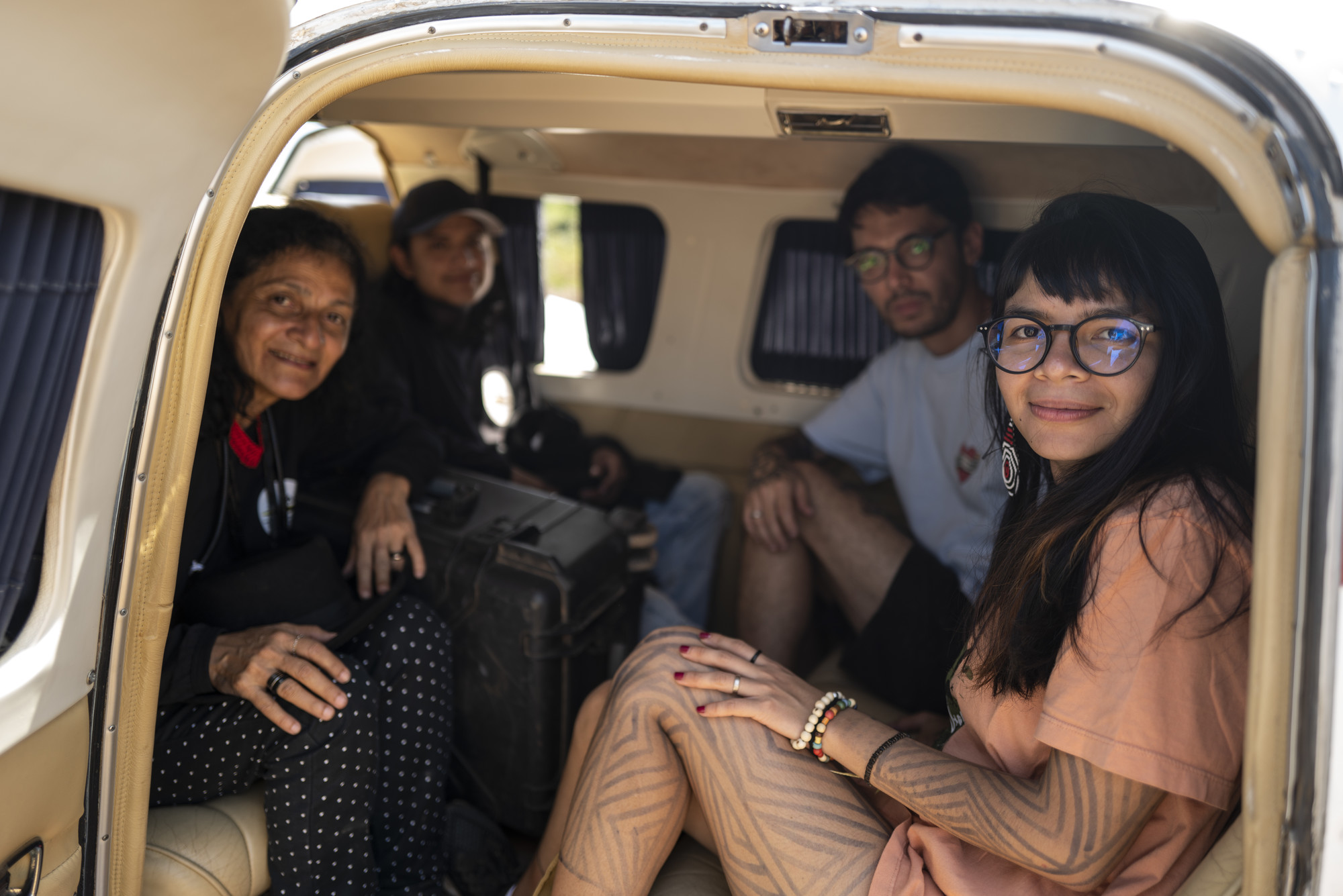 Ivaneide Bandeira, à esquerda, e a filha, Txai, durante encontro da Rede Xingu+|Lucas Landau/ISA