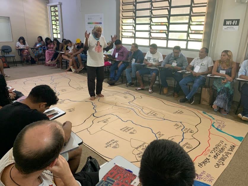 Megaron Txucarramãe fala em evento sobre Obras da Rede Xingu+ | Crédito: MIRÁ/Design de Organizações 