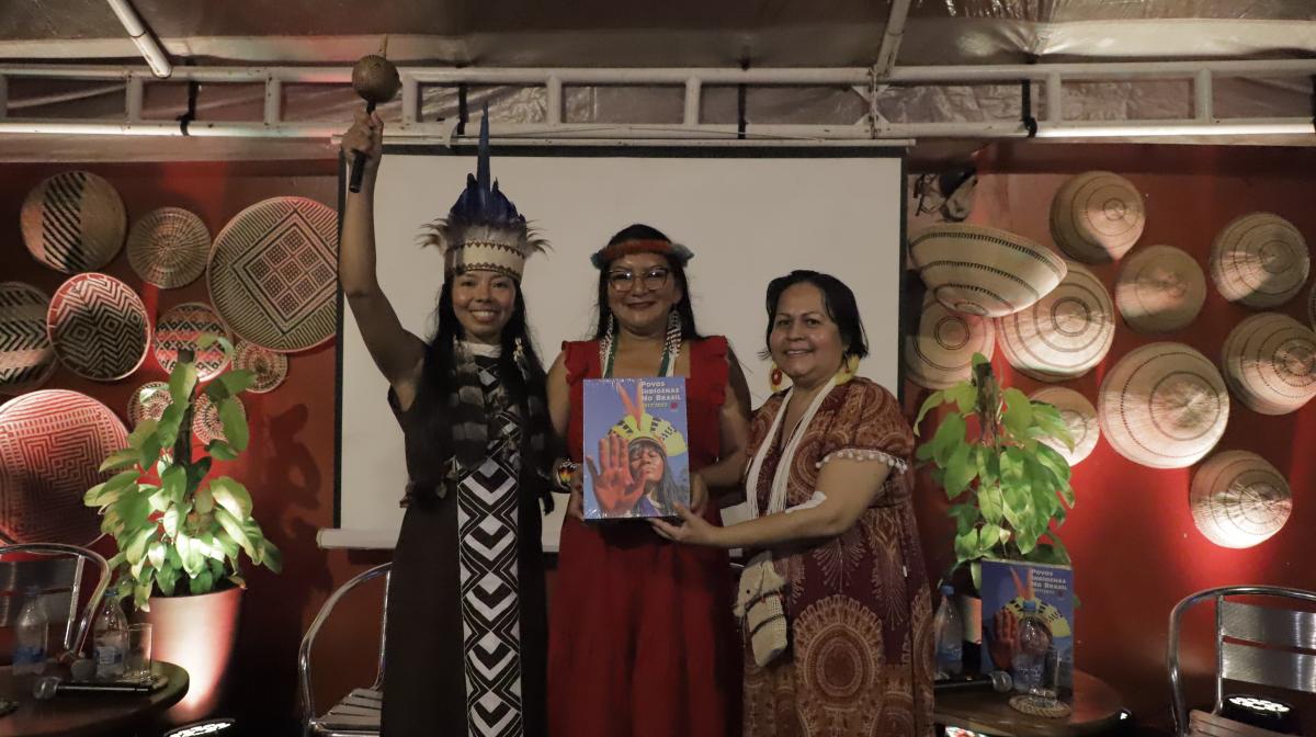 Cris Baré, Dadá Baniwa e Vanda Witoto, lideranças indígenas da Amazônia