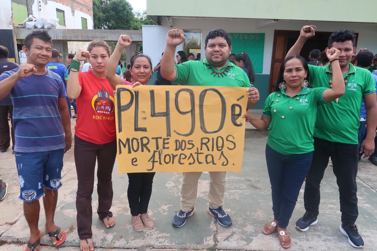 protesto em são gabriel da cachoeira