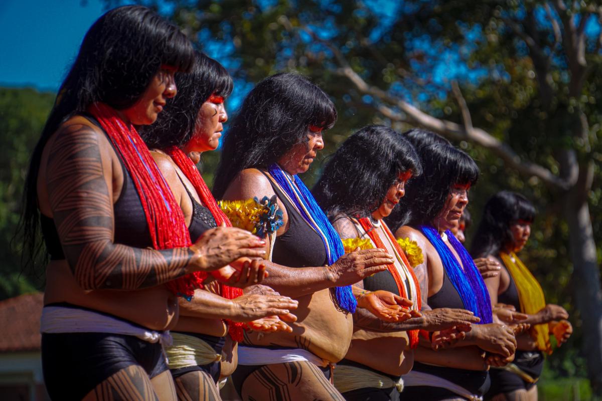 Apresentação das mulheres Alto Xinguanas