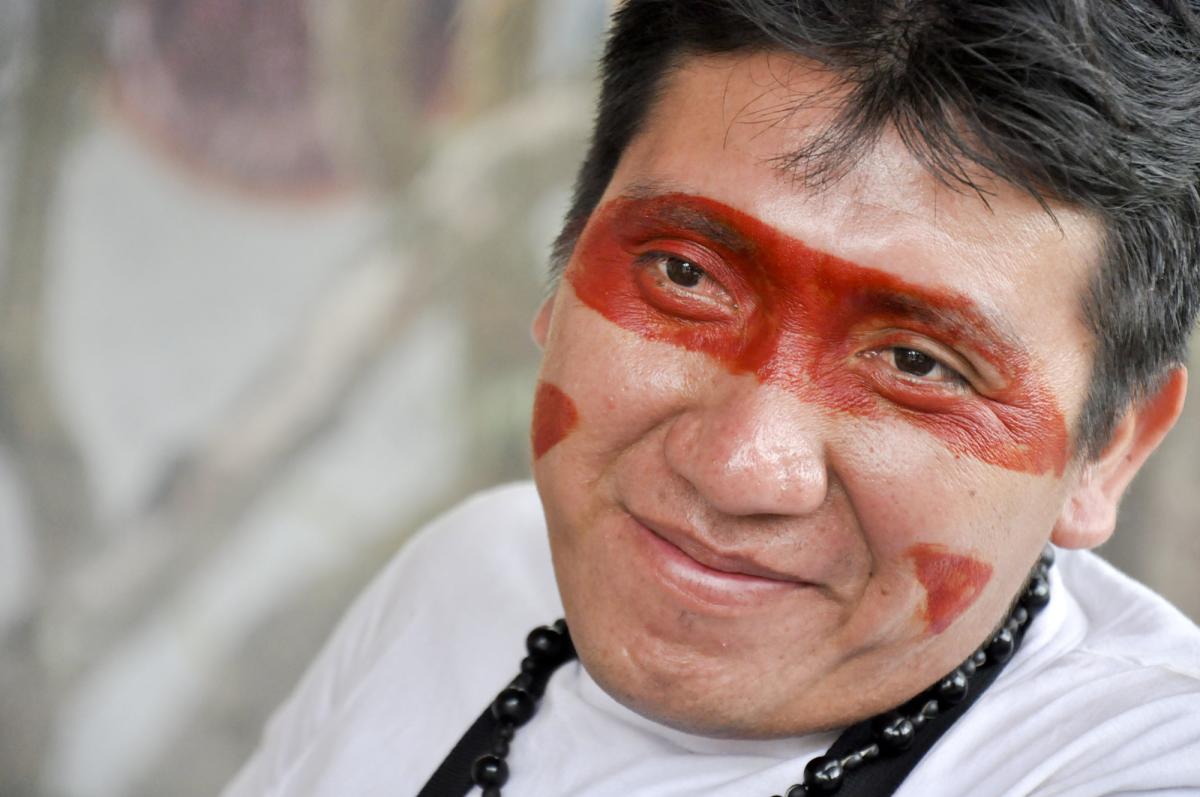 O cineasta Morzaniel Iramari Yanomami, da região do Demini, na Rio+20