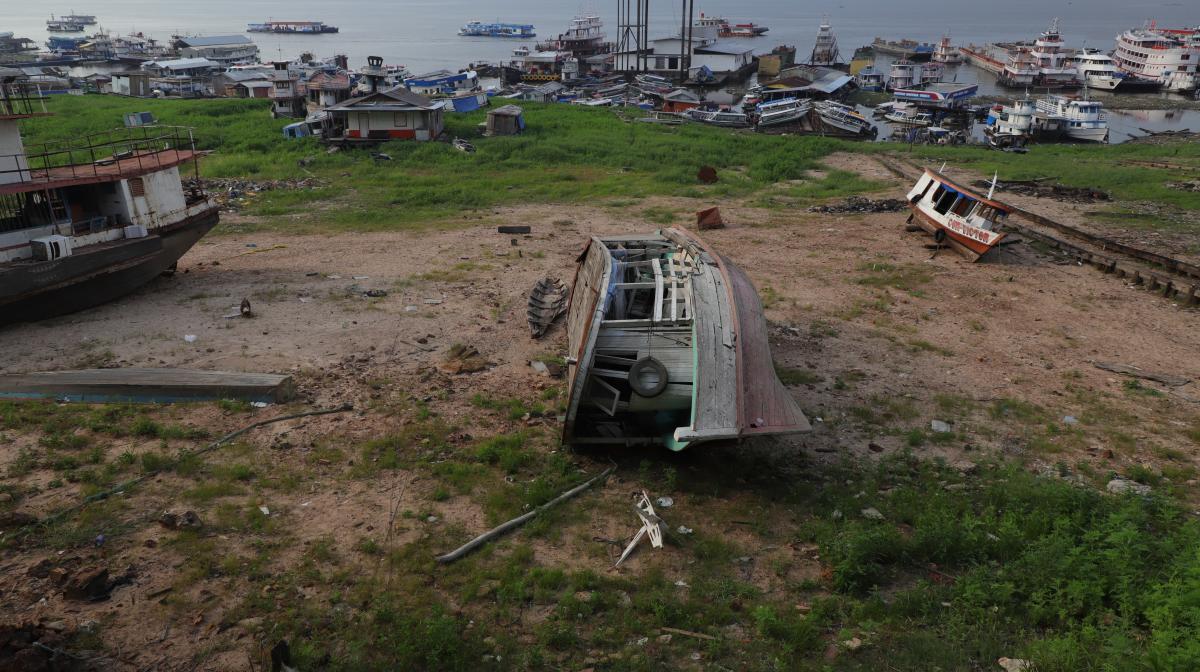 Praça do Amarelinho, Manaus: paisagem desoladora na estiagem (Paulo Desana/ISA)