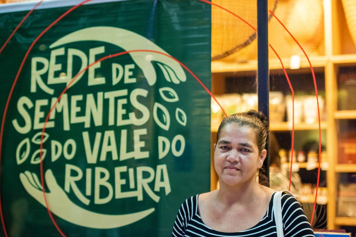 Maria Tereza Vieira não acreditava que a coleta poderia gerar renda. Hoje, é o Elo da Cooperativa da Rede de Sementes do Vale do Ribeira dentro do Quilombo Nhunguara|Claudio Tavares/ISA