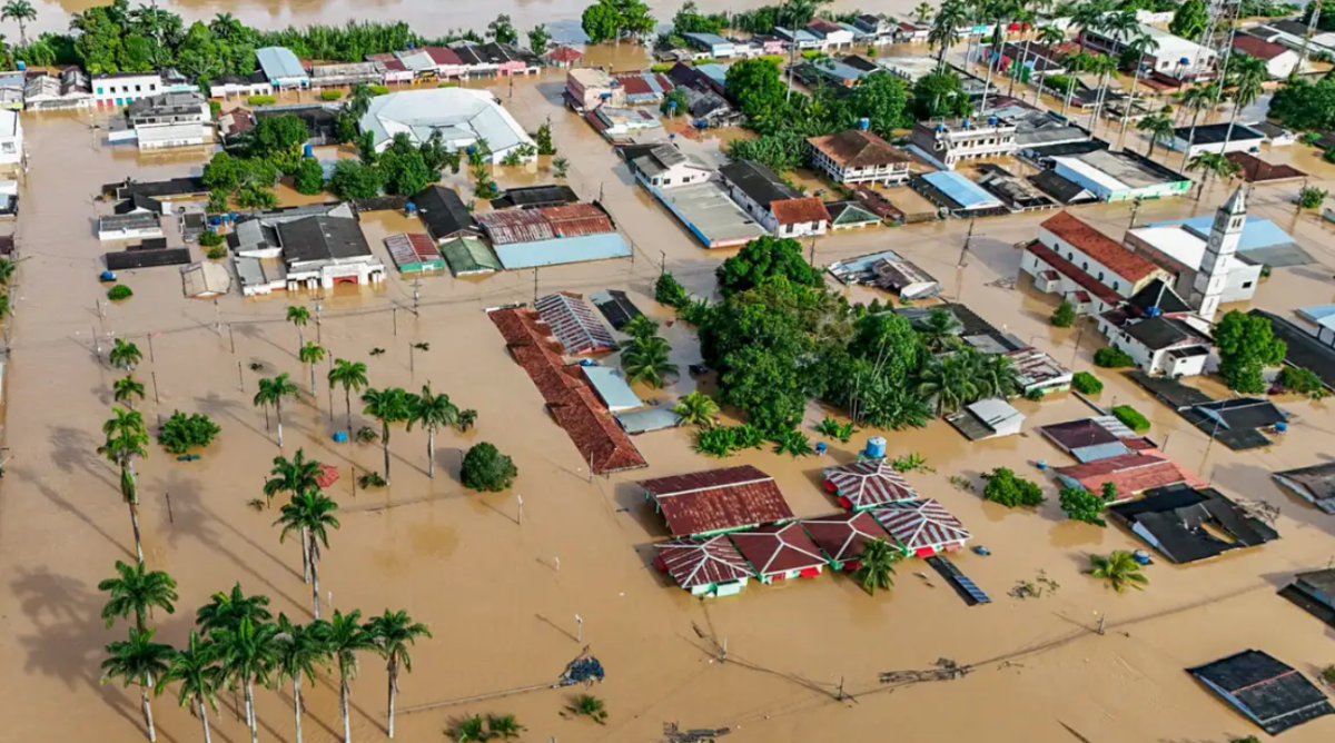 O ano de 2023 e o início de 2024 registraram uma série de eventos climáticos extremos em todo o Brasil. Enchente em Brasiléia (AC), em fevereiro de 2024 | Marcos Vicentti / Secom - Acre