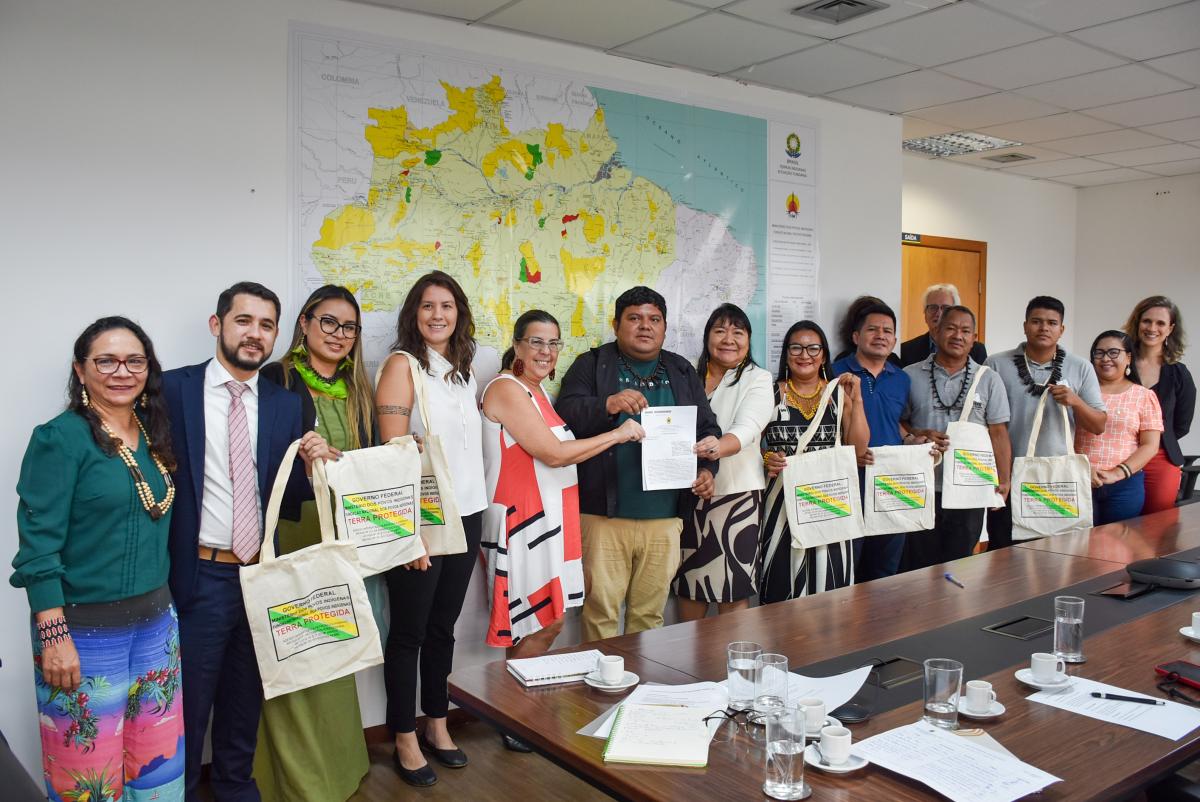 Assinatura do Acordo de Cooperação Técnica aconteceu no Mês dos Povos Indígenas, na sede da FUNAI em Brasília 