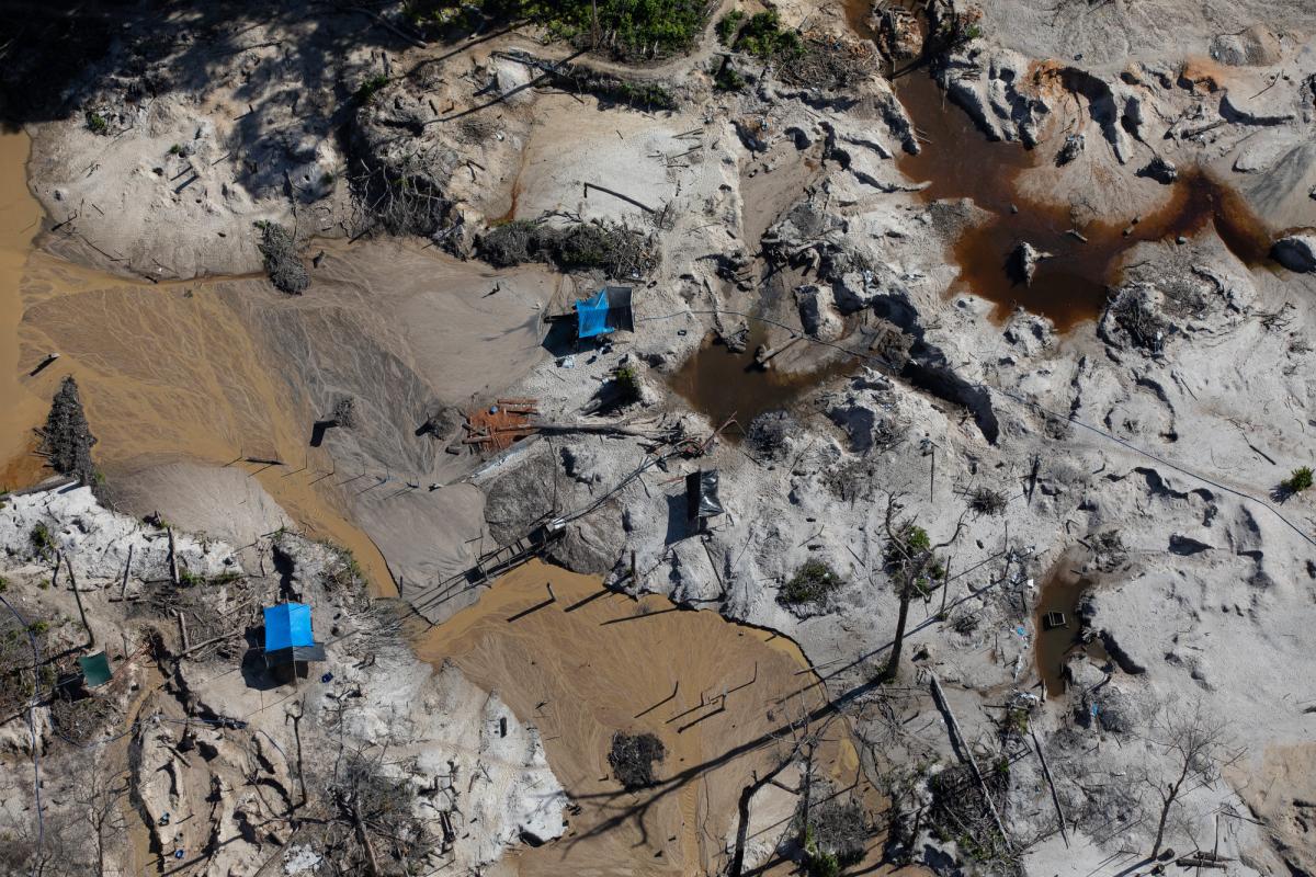 Garimpo no rio Uraricoera, Terra Indígena Yanomami