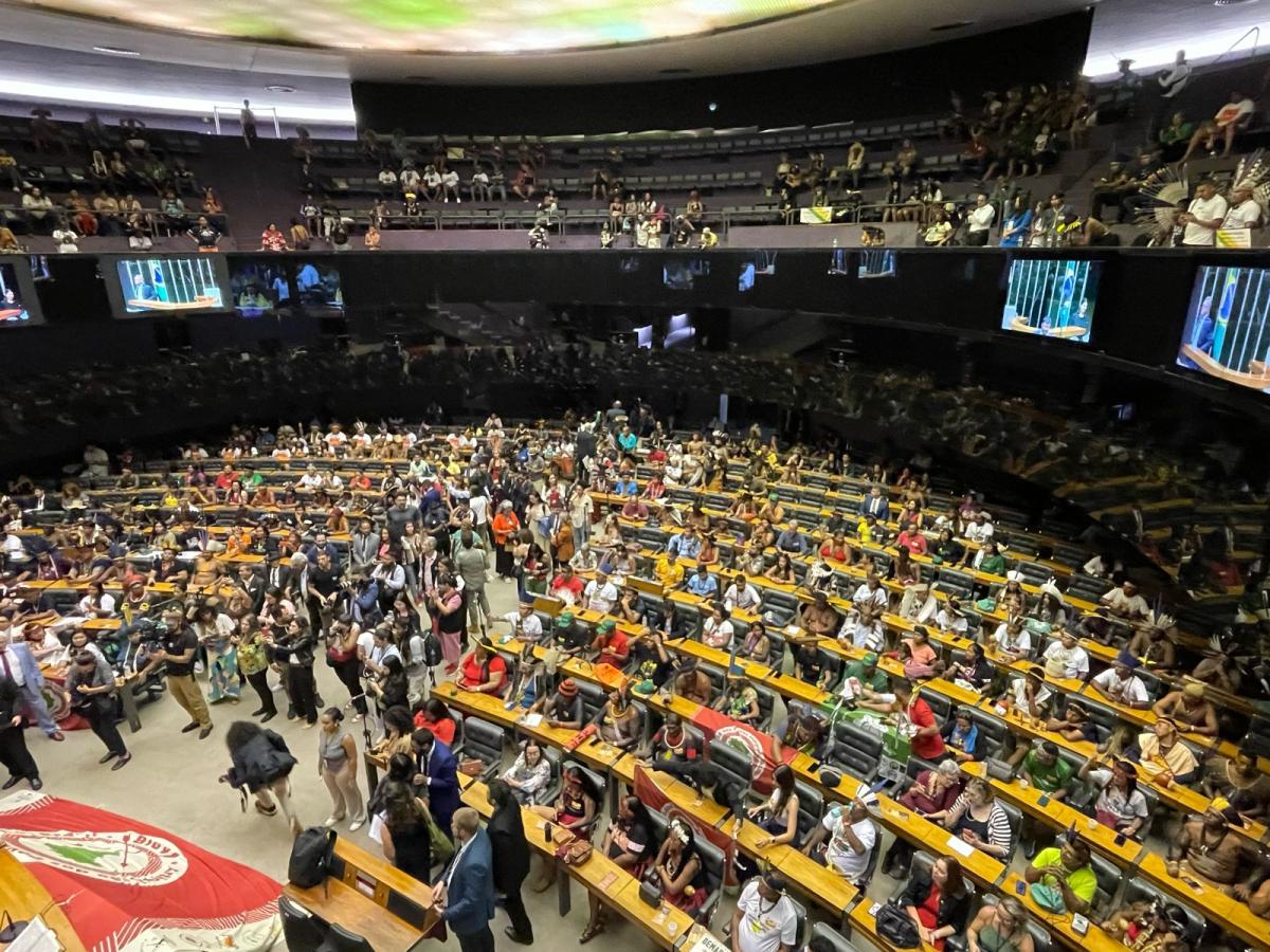 salão cheio no congresso nacional pelo ato de 20 anos do ATL