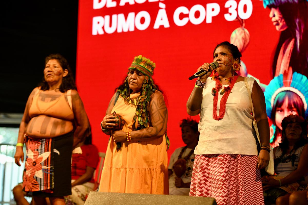 Arlete Krikatí, Cintia Guajajara e Marcilene Guajajara. As três são pajés, do Maranhão