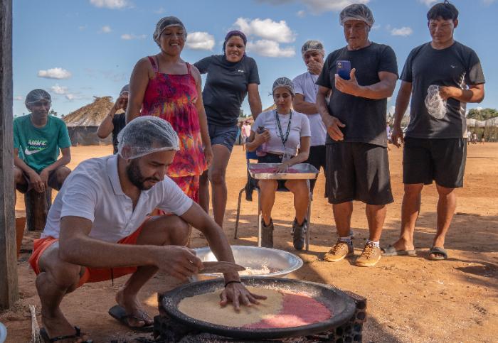 Da roça à sala de aula: povos do Xingu querem escolas que preservem cultura e alimentação tradicional