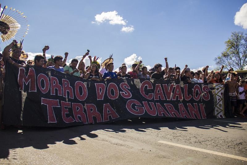 Guarani da Terra Indígena Morro dos Cavalos (SC) participam de ato em Brasília