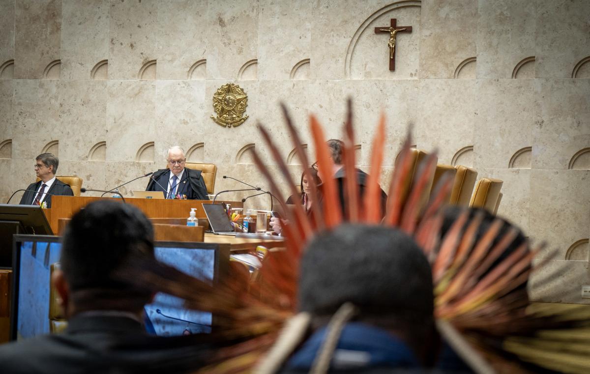 Indígenas acompanham julgamento no plenário do STF | Hellen Loures / Cimi