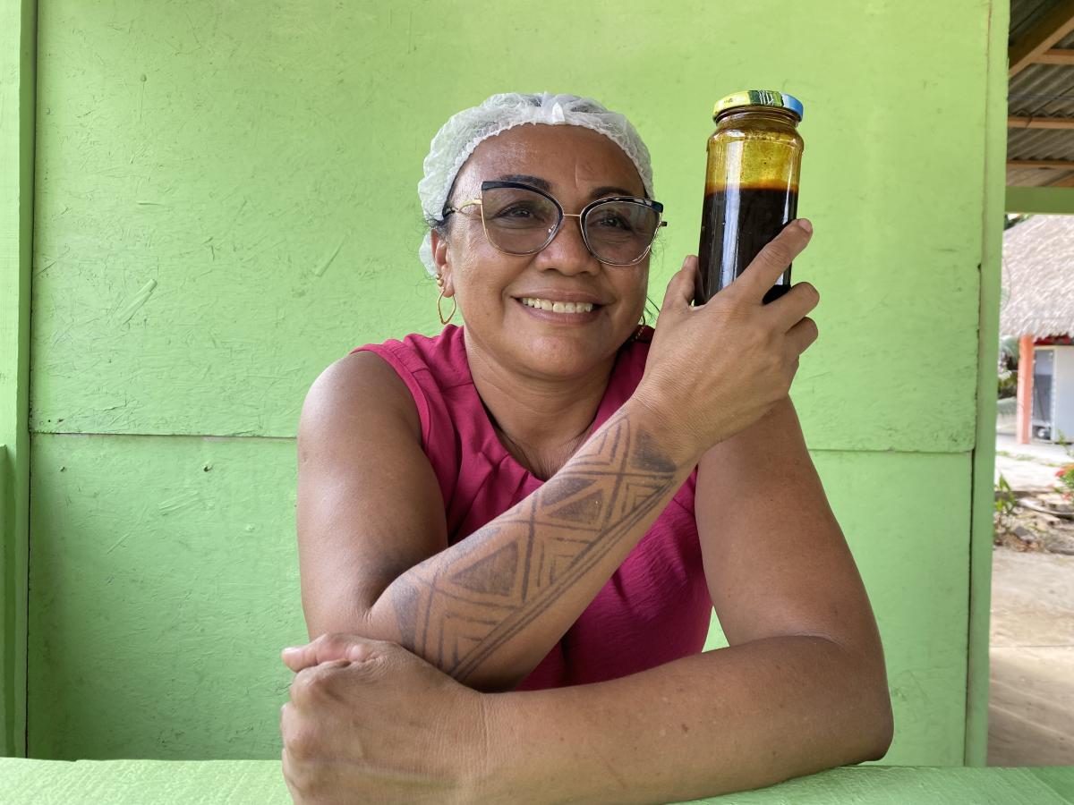 Norma é uma wapichana que descobriu o talento para cozinhar assistindo e experimentando as receitas de Ana Maria Braga