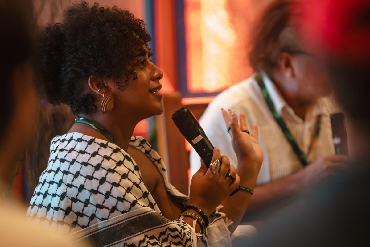 Marcele Oliveira compartilha sua vivência como jovem negra ativista da pauta climática 📸 Domar / Caatinga Climate Week