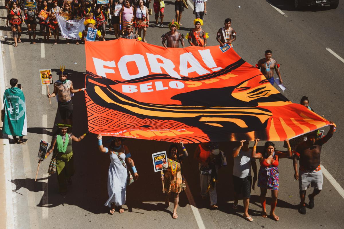 Indígenas protestam contra o projeto Belo Sun no Acampamento Terra Livre, em abril de 2026, em Brasília | Brenda Okubo / ISA