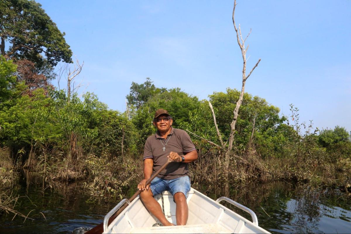 Para Clarindo Chagas, benzedor e liderança do povo Tariana, conversar com os espíritos da floresta não é mais suficiente para conter os efeitos do El Niño
