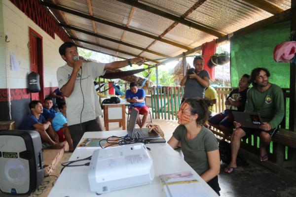 Rogelino Azevedo, Aima do povo Tukano que participa de pesquisas na região do Rio Tiquié fala no encontro em Maturacá | João Cláudio Moreira