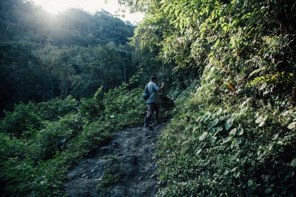 Aos 69 anos, João Fortes divide sua rotina entre a cidade de Iporanga (SP) e o Quilombo Bombas