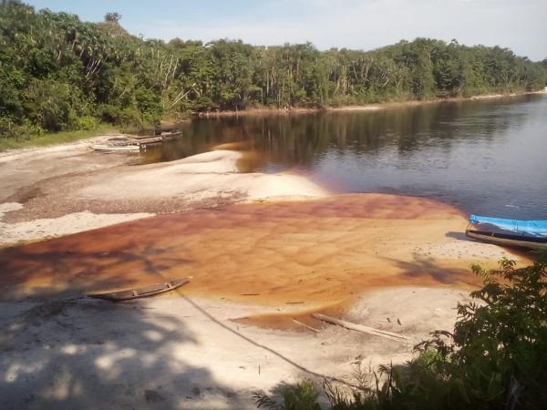 Nível do rio Ayari está baixando, com igarapés ficando sem condições de navegação